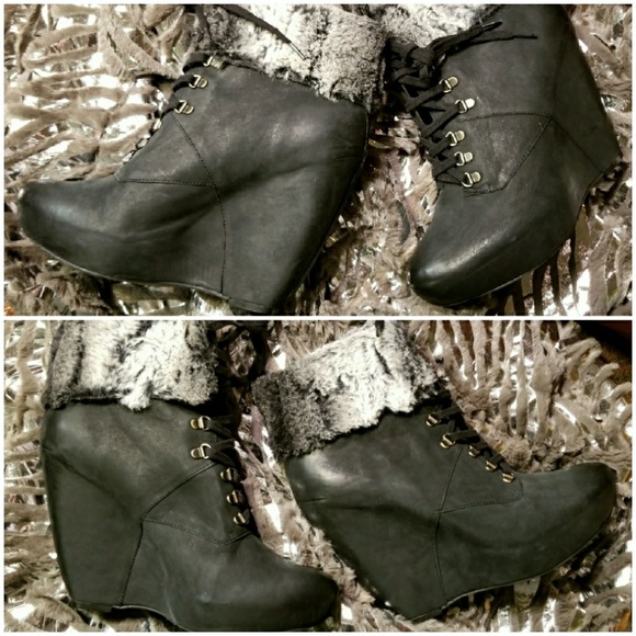 NWT Boutique 9 Leather Faux Fur Cuff Ankle Boot - Picture 6 of 8